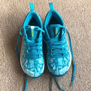 Under Armour Girls Lightning Basketball shoes